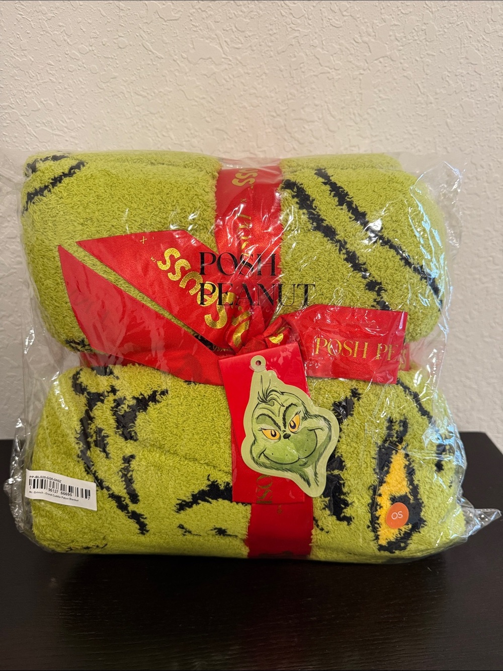 Posh Peanut Mr. Grinch Grand Cuddle Patoo Blanket
